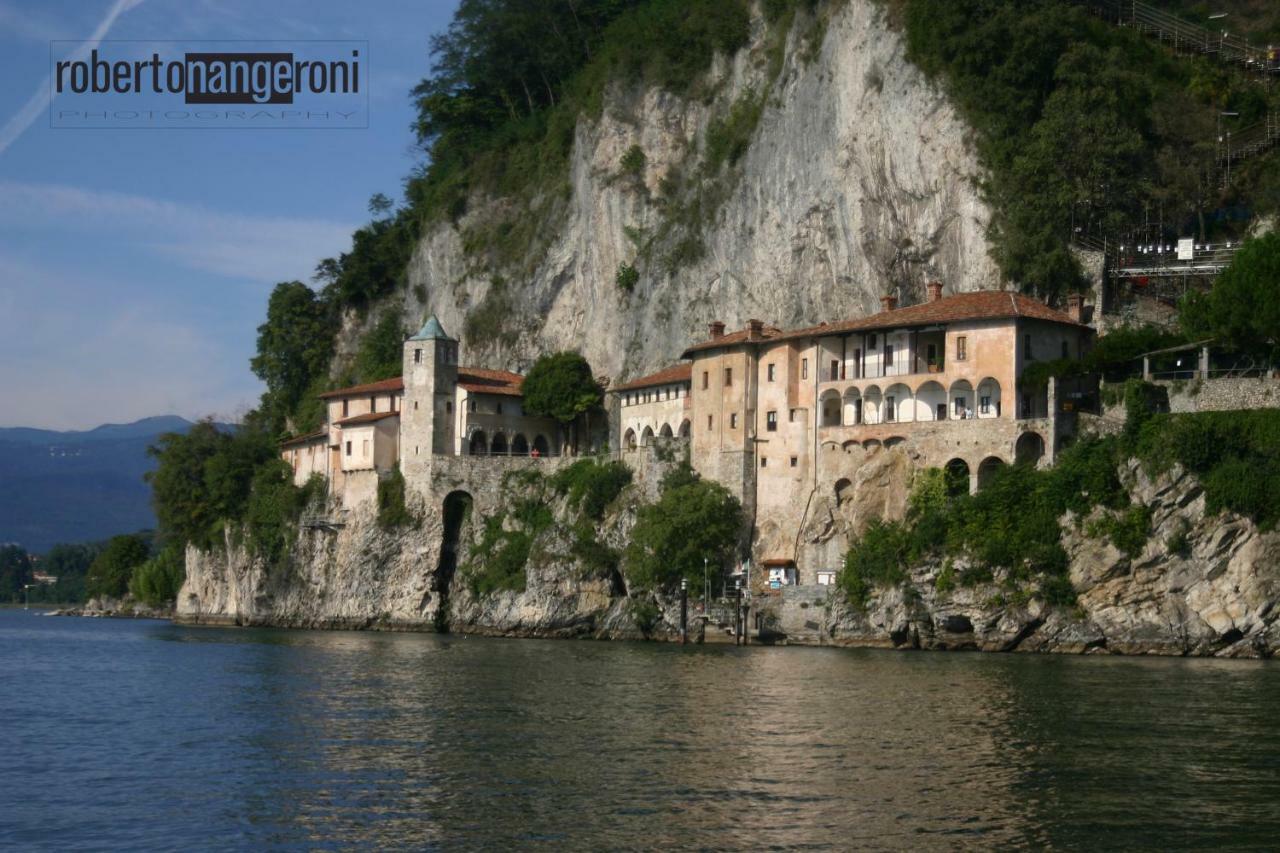 Cristal Lake Affittacamere Ispra Exterior foto